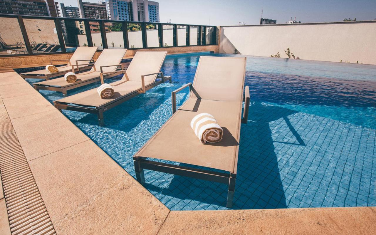 卡利南喝普鲁斯尊贵酒店 巴西利亚 外观 照片 Rooftop pool