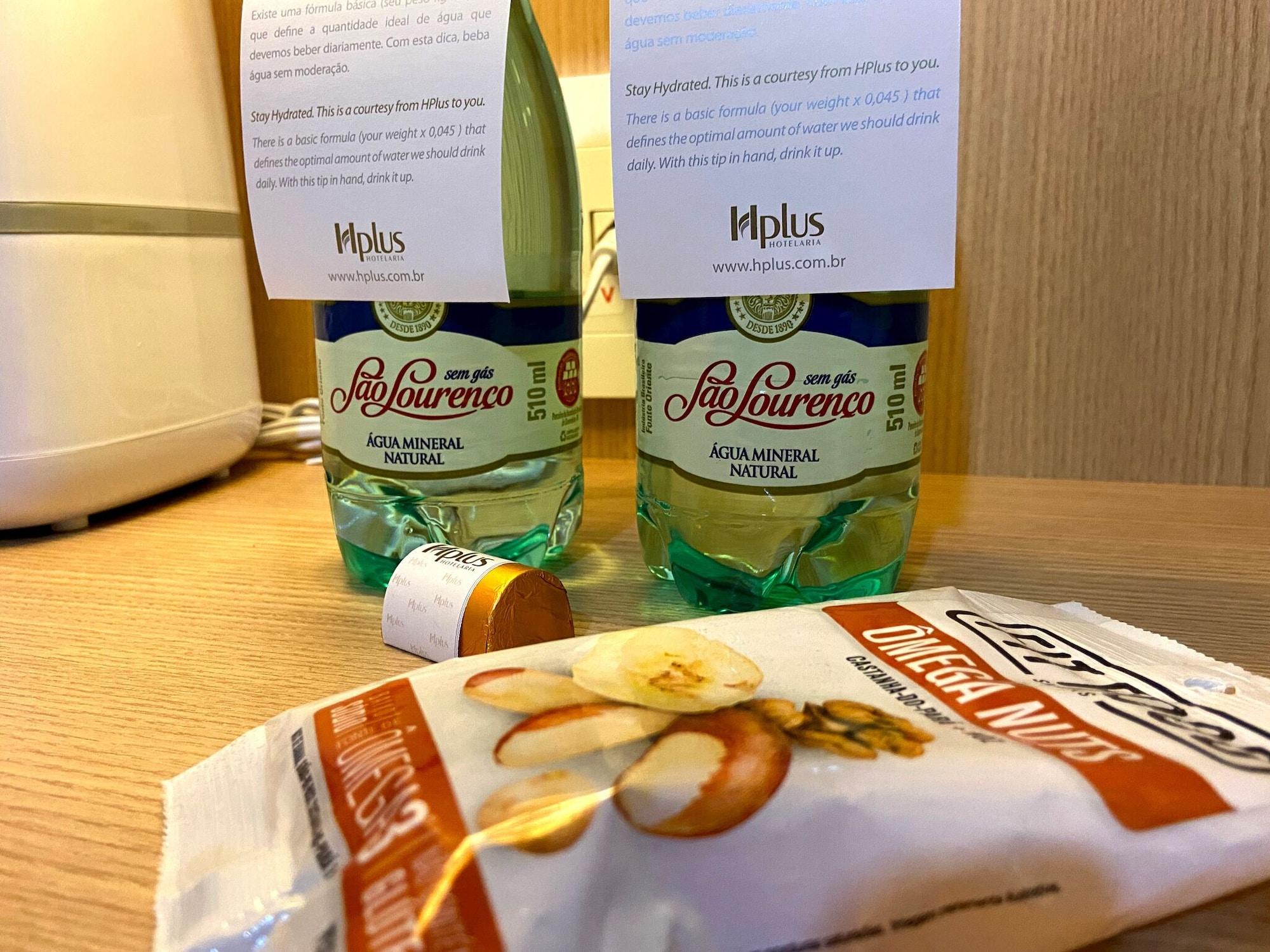 卡利南喝普鲁斯尊贵酒店 巴西利亚 外观 照片 San Pellegrino mineral water
