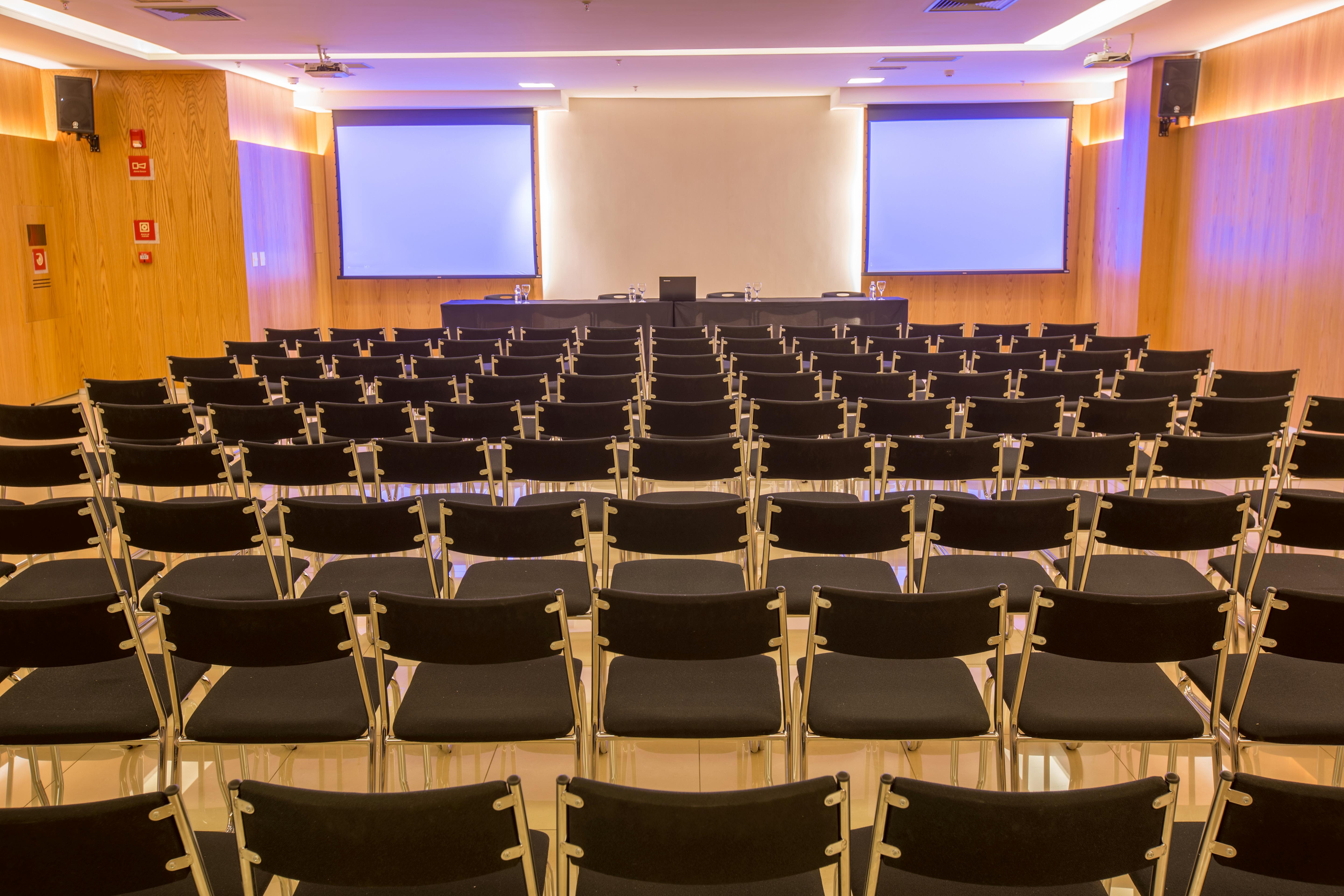 卡利南喝普鲁斯尊贵酒店 巴西利亚 外观 照片 Auditorium