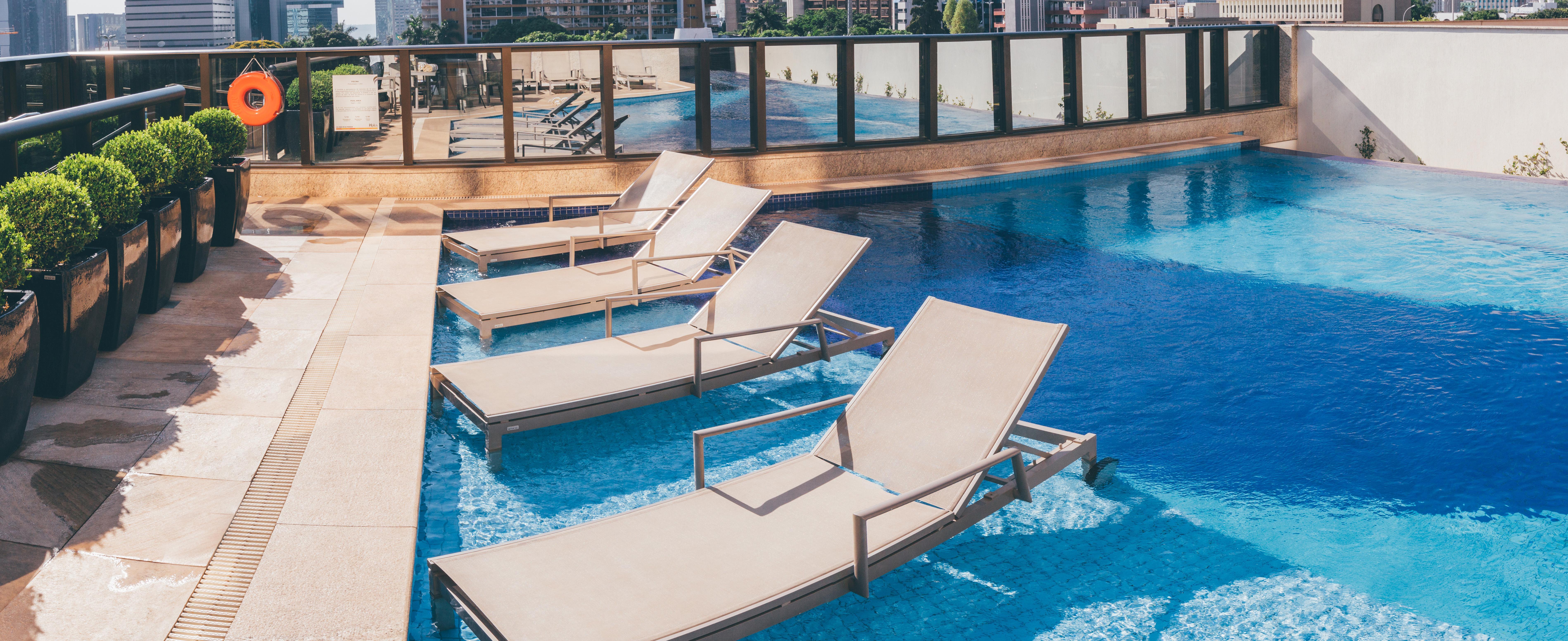 卡利南喝普鲁斯尊贵酒店 巴西利亚 外观 照片 Sunloungers
