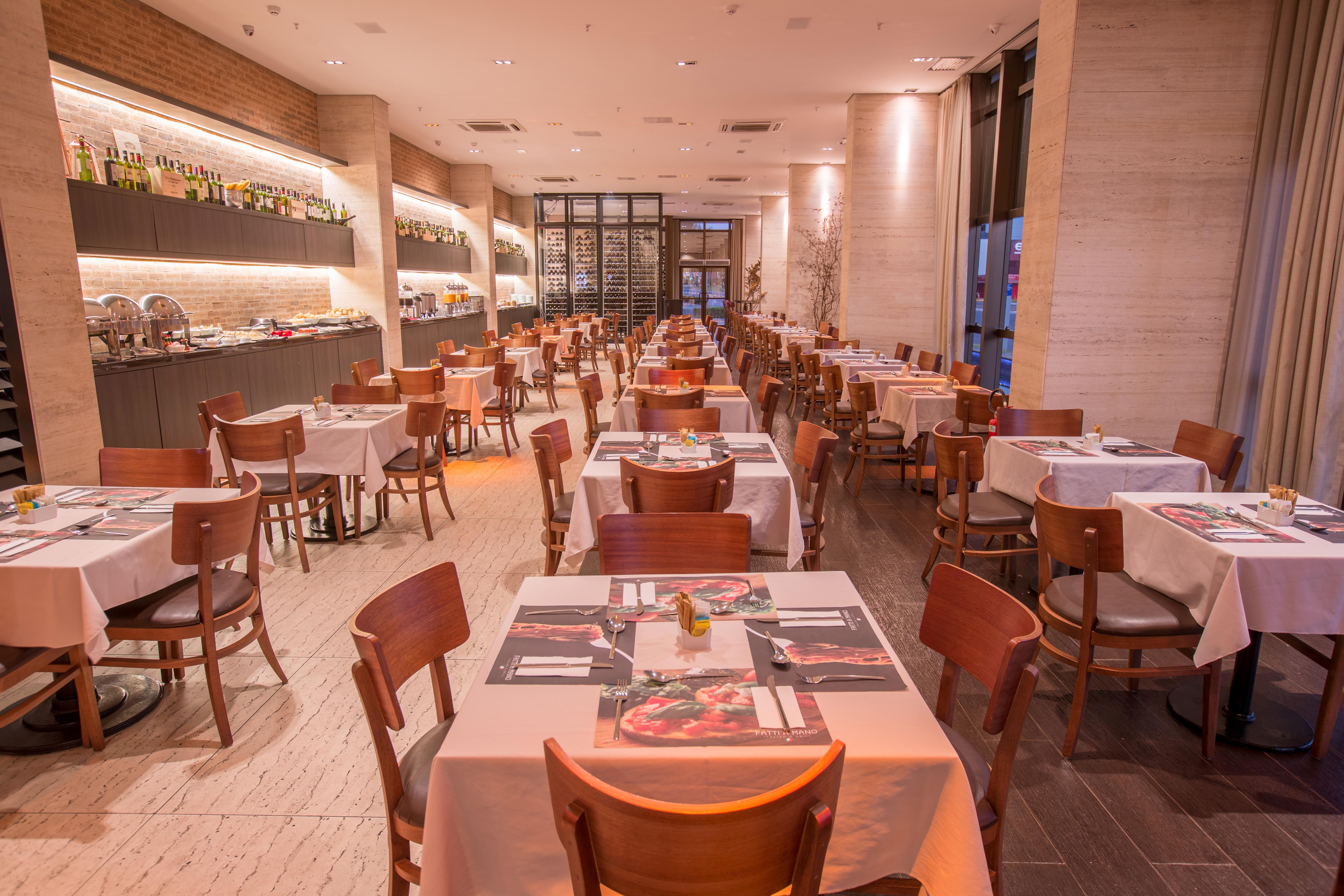 卡利南喝普鲁斯尊贵酒店 巴西利亚 外观 照片 Restaurant