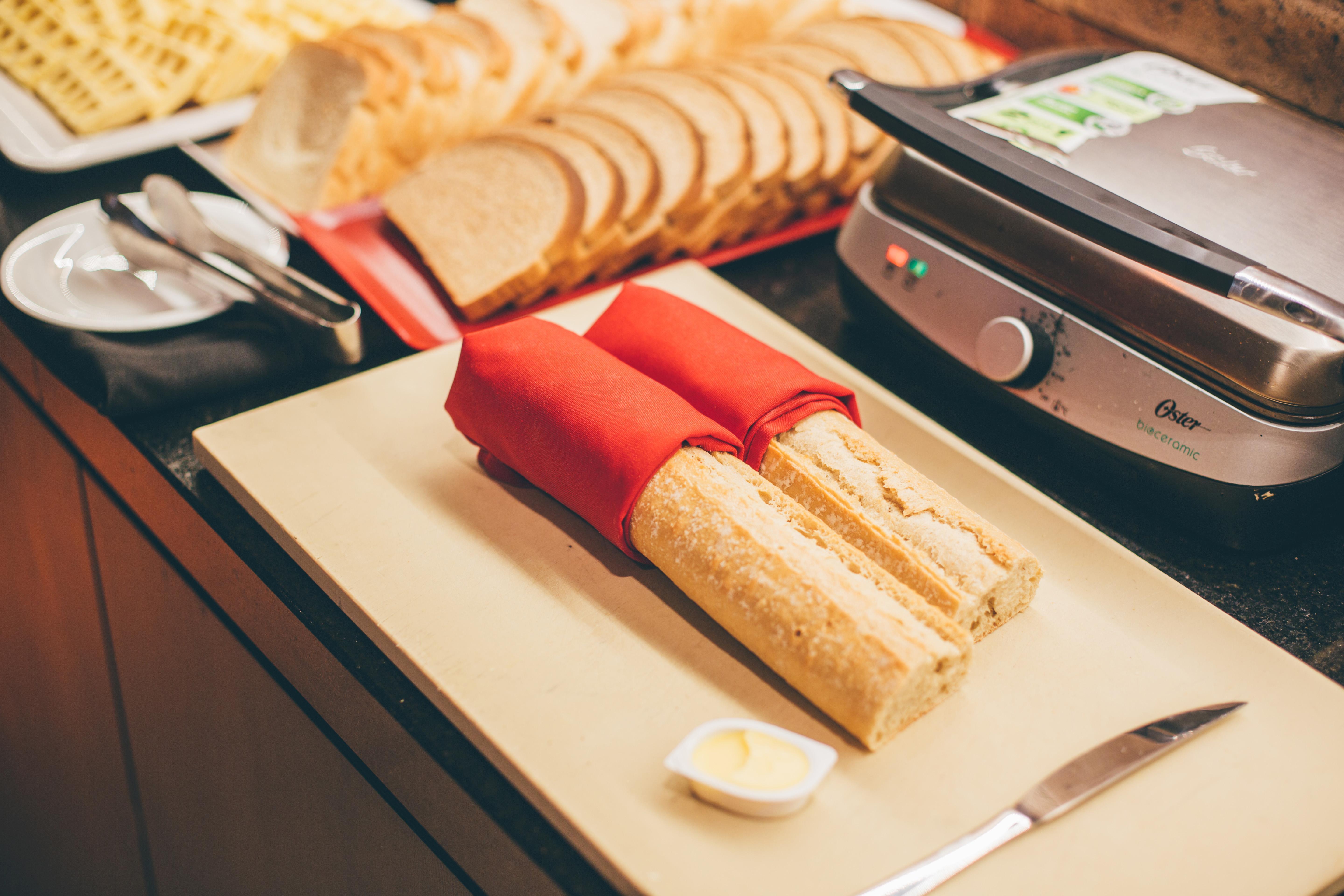 卡利南喝普鲁斯尊贵酒店 巴西利亚 外观 照片 A panini press