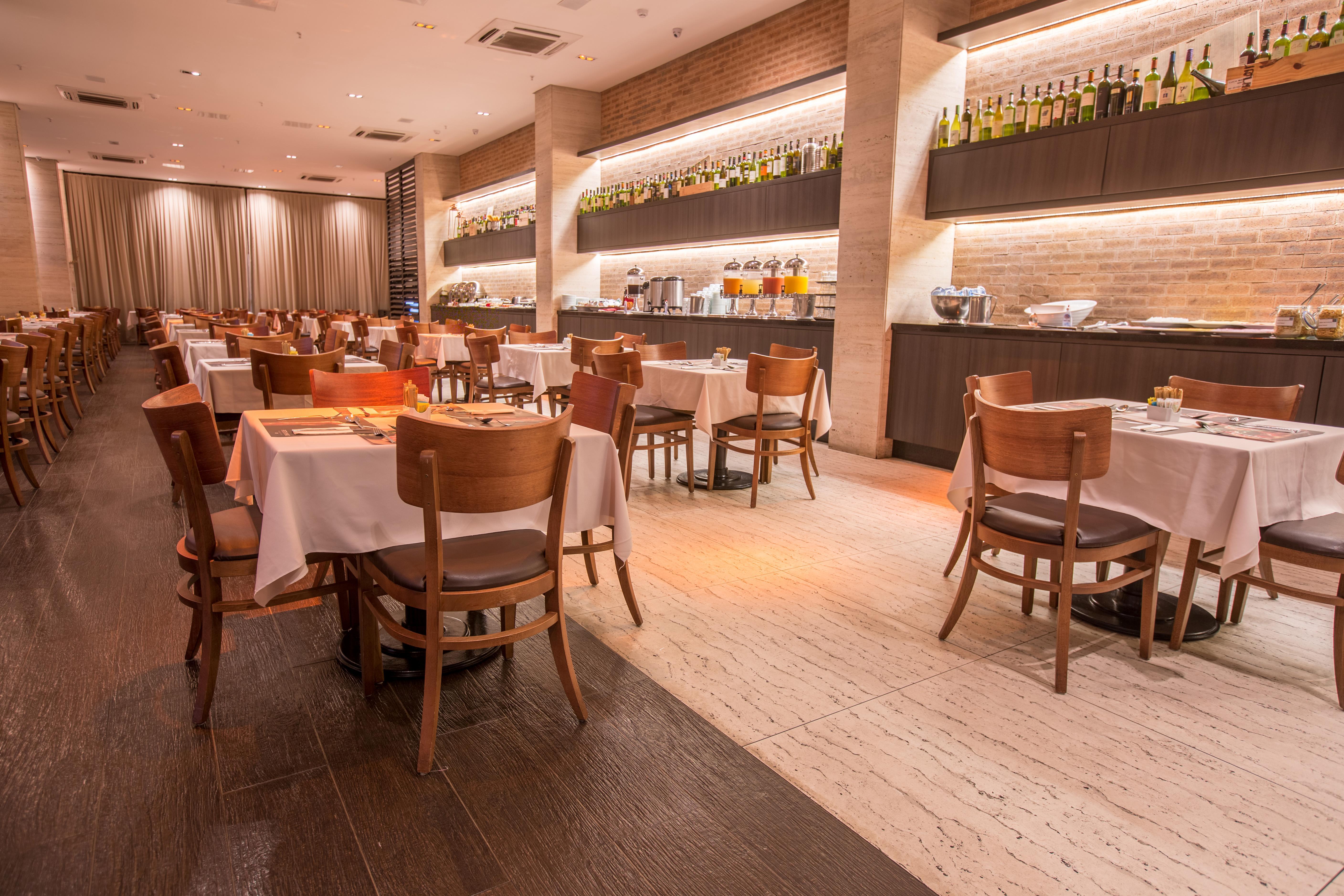 卡利南喝普鲁斯尊贵酒店 巴西利亚 外观 照片 Interior of the restaurant