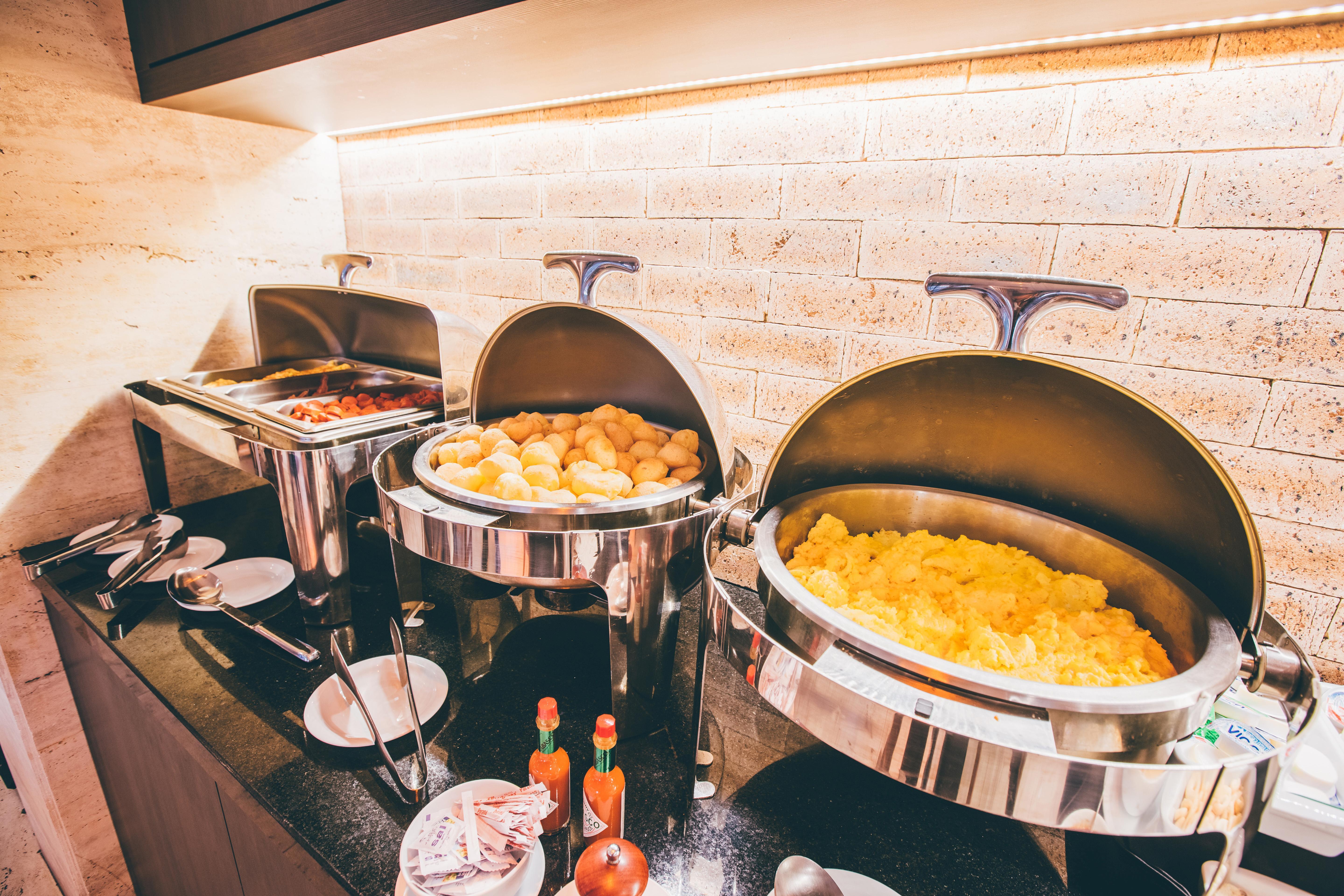 卡利南喝普鲁斯尊贵酒店 巴西利亚 外观 照片 Chafing dishes